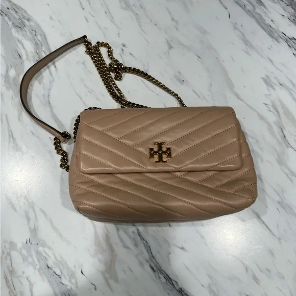 Tory Burch Quilted Tan Shoulder Bag - Picture 2 of 15